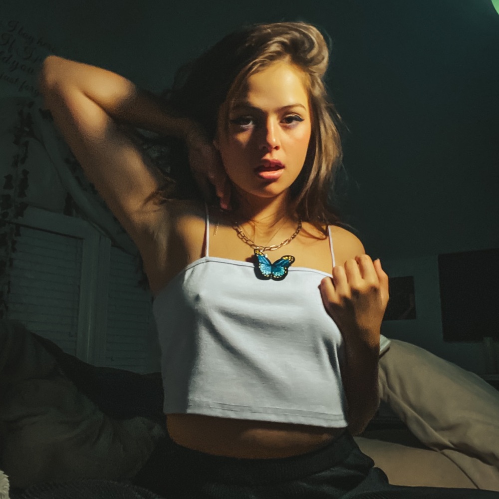 Butterfly top